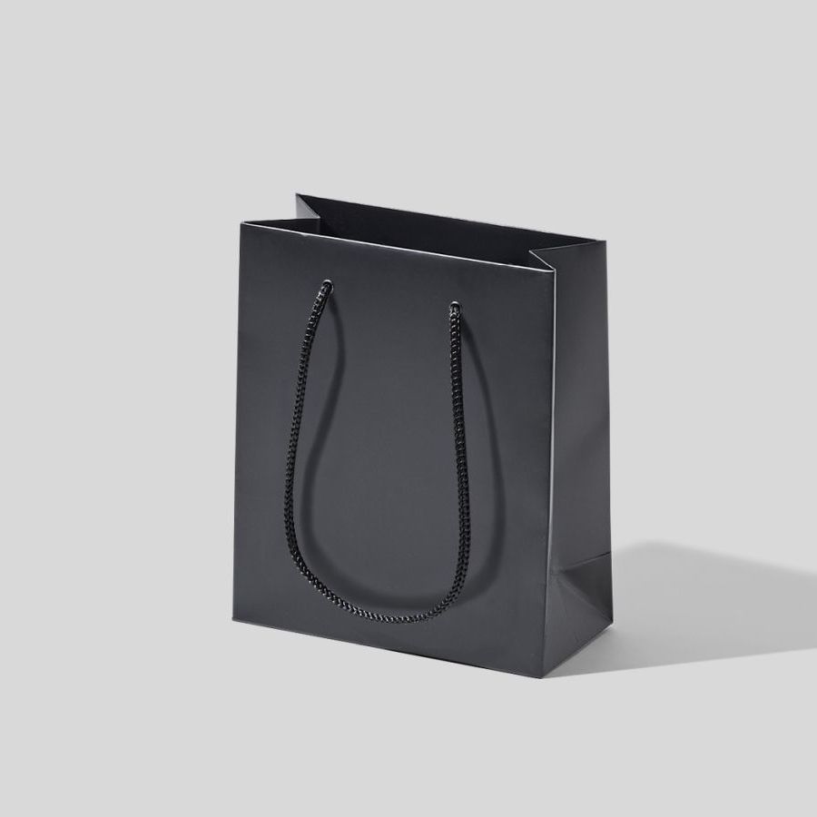 Torba papierowa Kraft Classic w kolorze czarnym – widok 45°