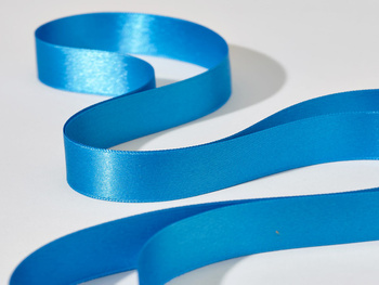 Tasiemka satynowa 25 mm kolor niebieski cyan z nadrukiem reklamowym 